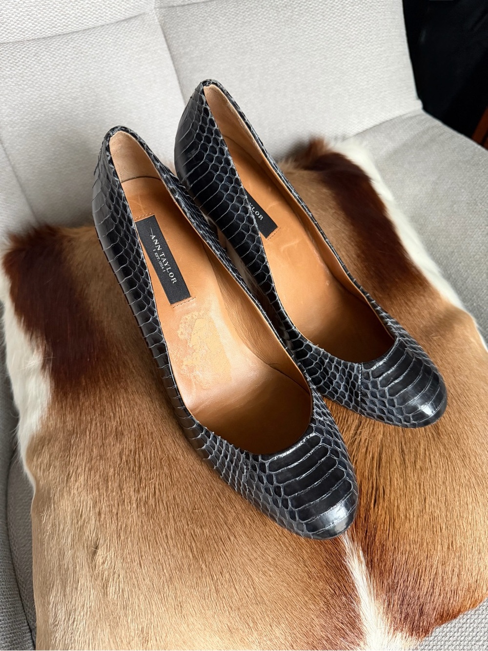 Ann Taylor Black Faux-Snakeskin Pointed Pumps